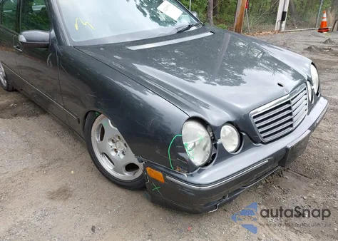 2001 Mercedes-Benz E 430 из США, поврежденный, VIN WDBJF70J11B174815